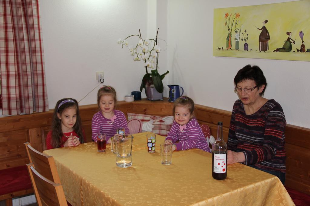 Appartamento Haus Resi Staatz Esterno foto