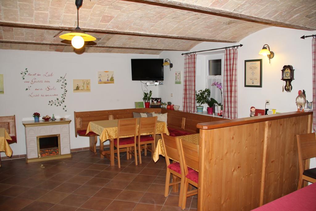 Appartamento Haus Resi Staatz Esterno foto