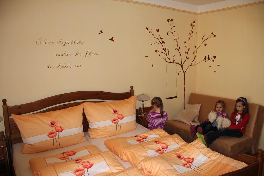 Appartamento Haus Resi Staatz Esterno foto
