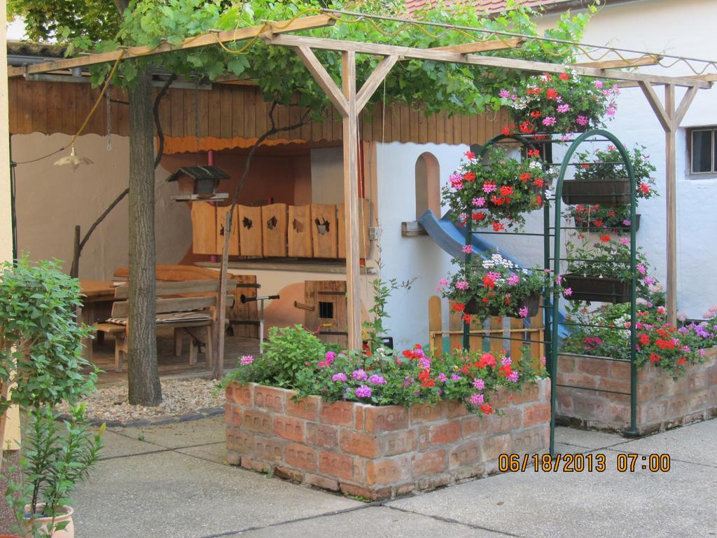 Appartamento Haus Resi Staatz Esterno foto