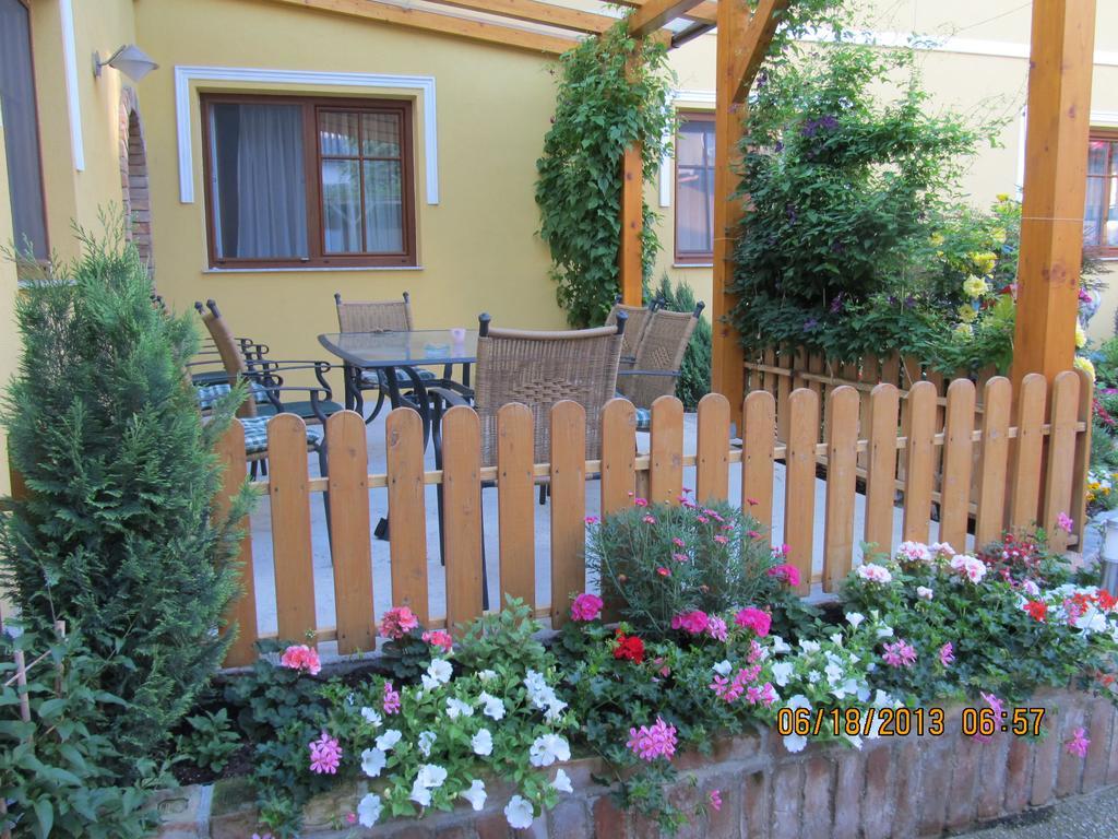 Appartamento Haus Resi Staatz Esterno foto