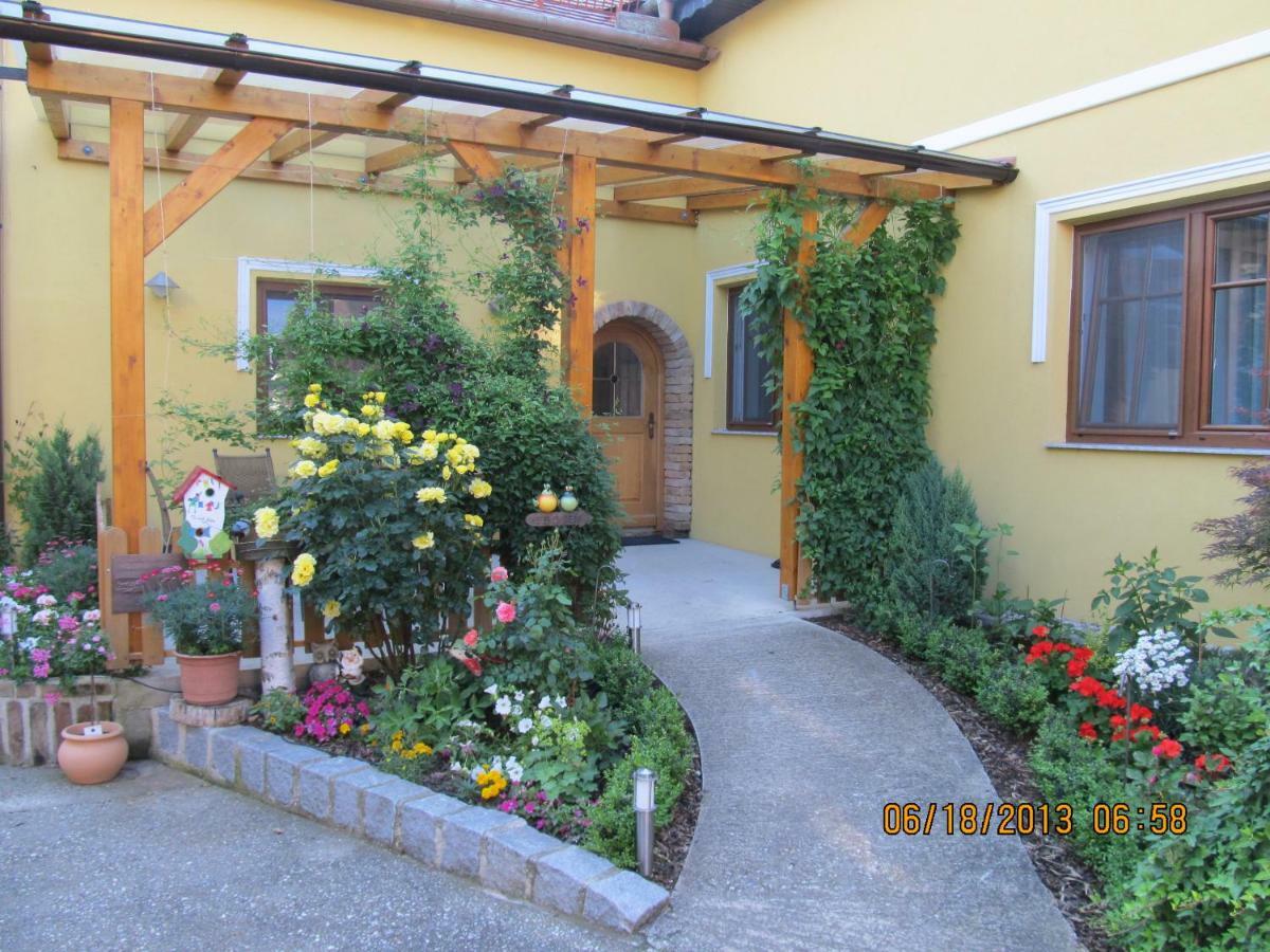 Appartamento Haus Resi Staatz Esterno foto