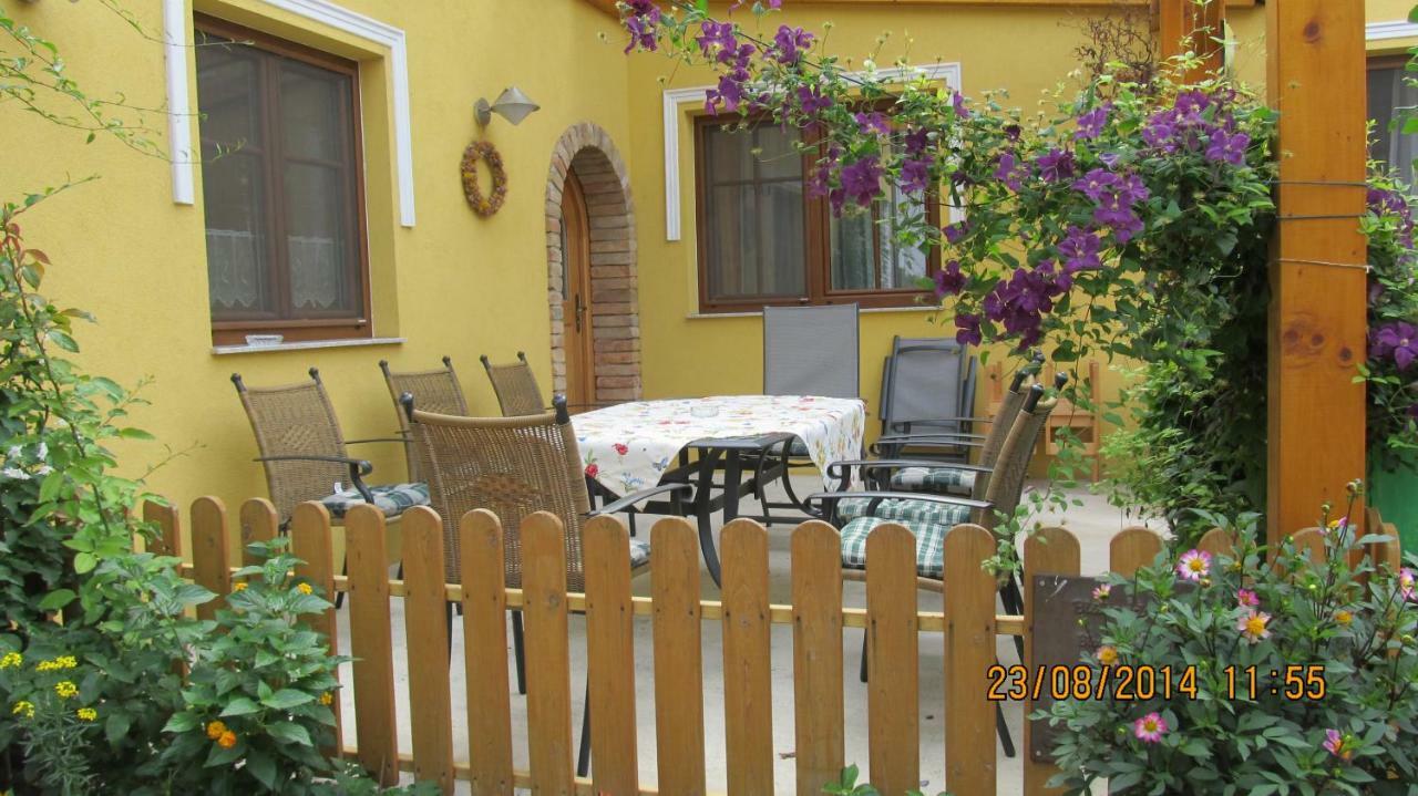 Appartamento Haus Resi Staatz Esterno foto